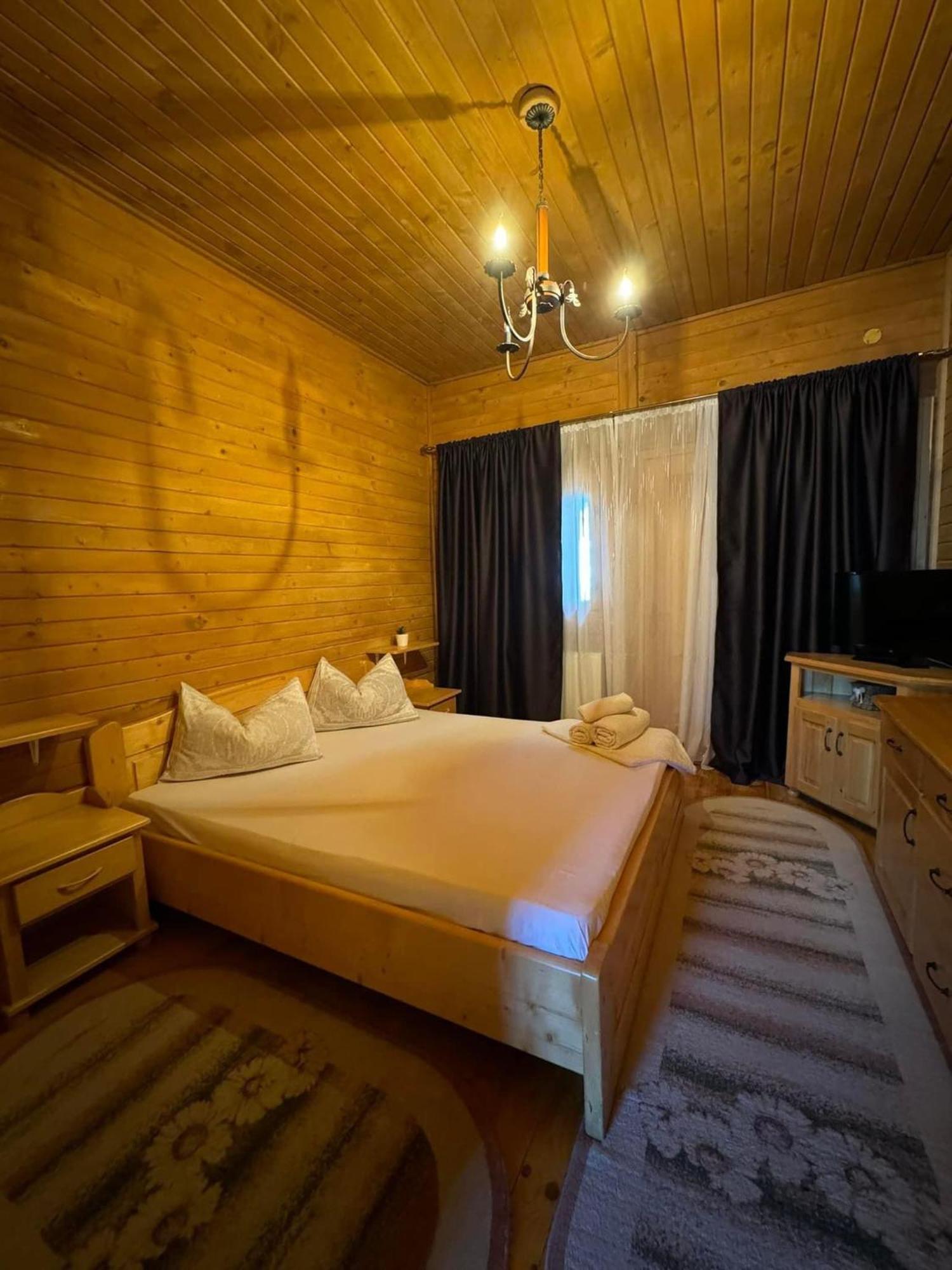 Casa De Vacanta Caciulata Luaran gambar